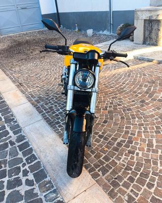 ducati Monster 600 A2