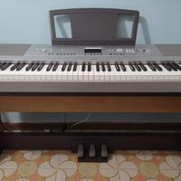 Pianoforte digitale Yamaha DGX 640