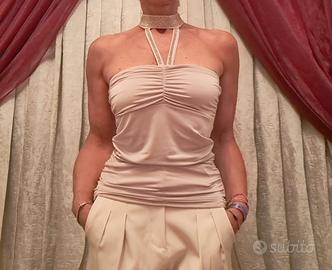 top beige con choker 