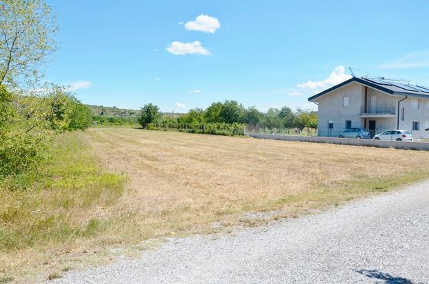 Ronchi:terreno in parte agricolo ed edificabile