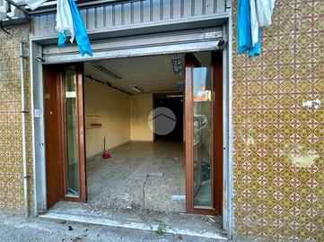 NEGOZIO A NAPOLI