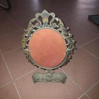 Specchio antico basculante da tavolo in metallo