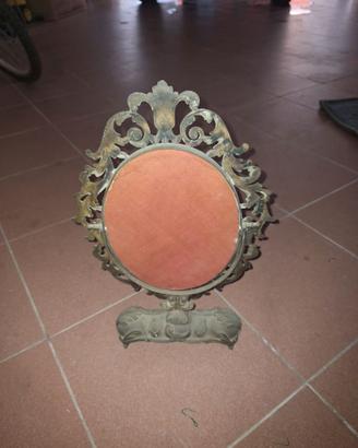 Specchio antico basculante da tavolo in metallo