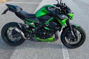 Kawasaki Z900 con scarico Sc Project