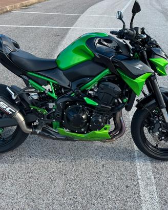 Kawasaki Z900 con scarico Sc Project