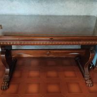 Scrivania in legno stile classico