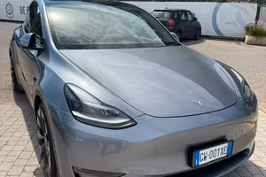 Tesla model y performance