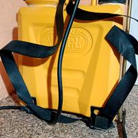 Pompa irroratrice a spalla