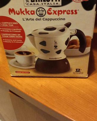 macchinetta cappuccino e caffè 