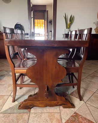 Tavolo in legno dell’800