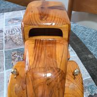 Modellino auto da collezione vintage in legno 