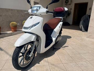 scooter Peugeot Belville 200