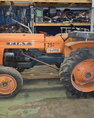 trattore fiat 25 vecchio
