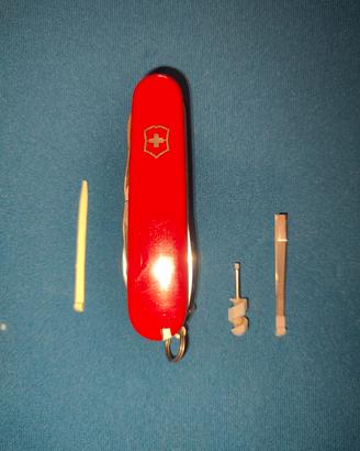 victorinox huntsman