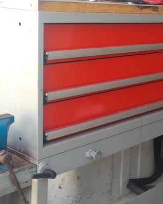 Allestimento officina mobile x furgone + scaffali