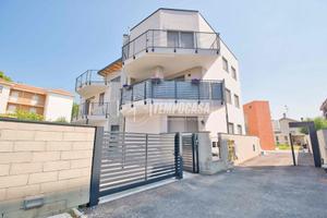 NUOVO A GALLIATE: BILOCALE CON BOX E FOTOVOLTAICO!