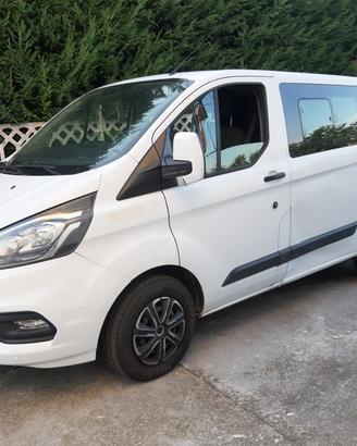 ford tranzit custom