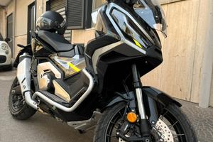 X-adv 750