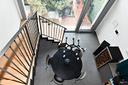 via-lussino-loft-cielo-terra-moderno-con-cortile