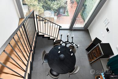Via lussino: loft cielo-terra moderno con cortile