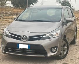 Toyota Verso 1.6 D-4D **TETTO PANO, FARI BI-XENON*