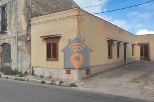 Castelvetrano Casa Ind. Con Magazzino E Terrazzo