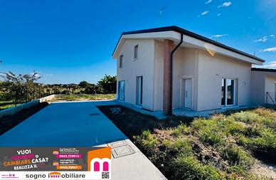 Villa bifamiliare spaziosa e in pronta consegna