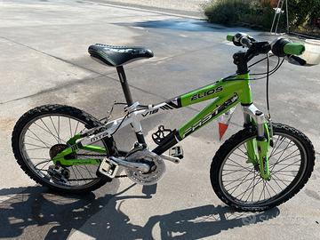 Bicicletta verde 5-7 anni