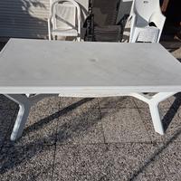 Tavolo massiccio x giardino