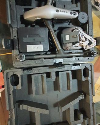 Drone dji Inspire 2 con molti accessori
