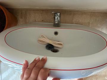 Lavabo in ceramica