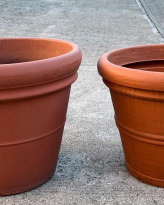 Coppia di vasi da giardino