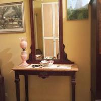 Consolle con specchiera in stile umbertino