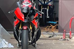 Hp4 2013 uso pista targata