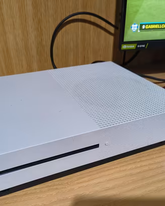 Xbox One S 1TB+2 Controller e 8 Giochi
