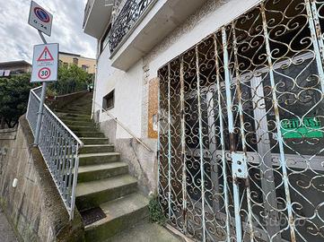 2 LOCALI A VICO EQUENSE