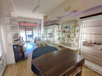 Negozio Corciano [Cod. rif 3295412ACG] (Ellera)