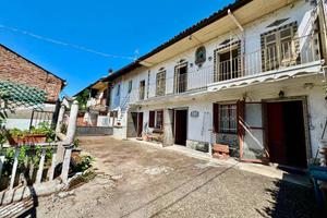 Casa indipendente di 304 m² con più di 5 locali e 