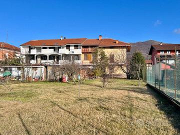 Casa indipendente di 270 m² con 5 locali e box aut