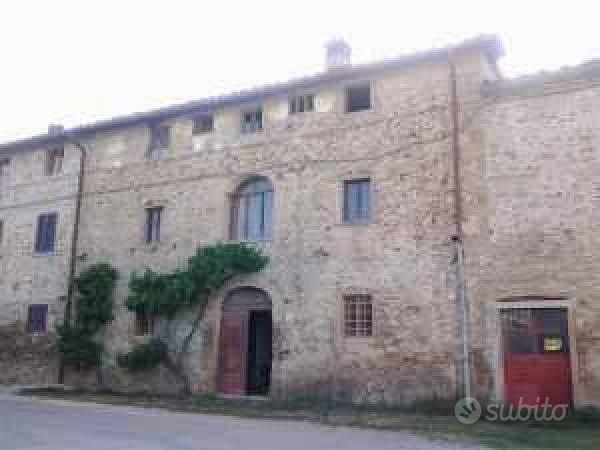 Rustico / Casale di 790 m² con più di 5 locali a A - Vista 2