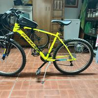 Mountain bike marca Montana Escape 725 18v MTB 26"