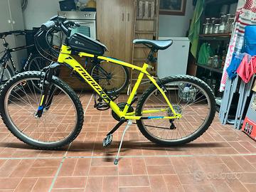 Mountain bike marca Montana Escape 725 18v MTB 26"