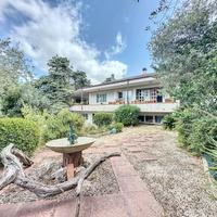 Ampia proprietà con terreno in città