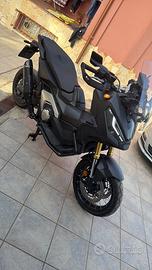 X-adv 750