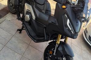 X-adv 750
