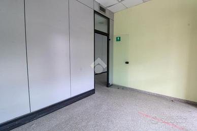 NEGOZIO A PAULLO