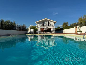 Appartamento in villa con piscina a Noto marina