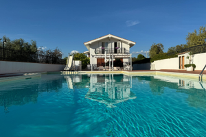 Appartamento in villa con piscina a Noto marina