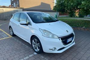 Peugeot 208 1.4 benzina