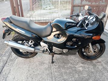 SUZUKI 750 GSXF